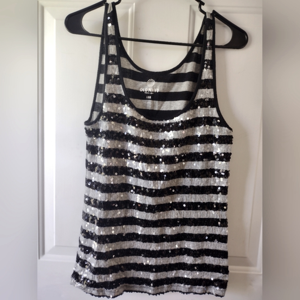 🔥NWOT Old Navy black and grey sequenced tank top